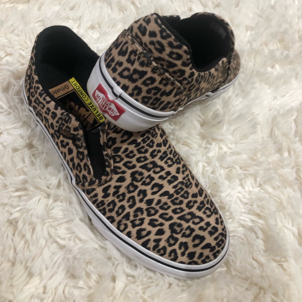 VANS Cheetah Deluxe Comfort Ortholite Size 10❤️ worn only inside a few X’s!! ❤️